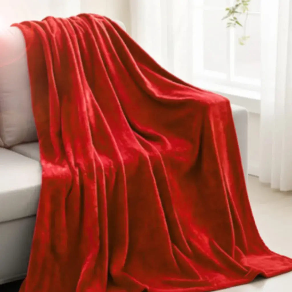 Cobija piel de conejo con textura piña, doble faz, de 215 x 215 cm y cerca de 1 kg. Gruesa, muy abrigadora y ultra suave. No transparenta. Para cama doble o queen. Varios diseños.