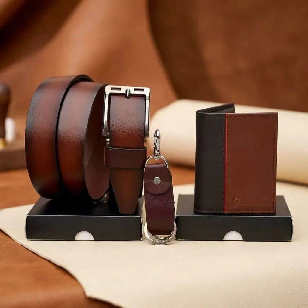 Combo unisex en 100% cuero con correa deportiva fogueada, portadocumentos, llavero grande y caja de presentación. Elegante, práctico y perfecto para regalo.