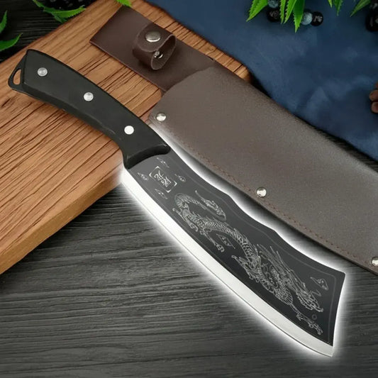 Cuchillo de cocina forjado en acero inoxidable alto en carbono, con acabado vintage de estilo artesanal. Filo fuerte para carne, pollo, costillas y verduras. Ideal para asados. Incluye estuche.