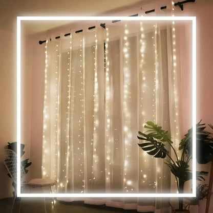 Guirnalda de luces LED RGB con control remoto: cambia de color, modos de luz, brillo y velocidad. Colores RGB, blanco y multicolor. Se conecta al enchufe y es de bajo consumo. Ideal para el árbol de Navidad, ventanas, fiestas y cuartos.