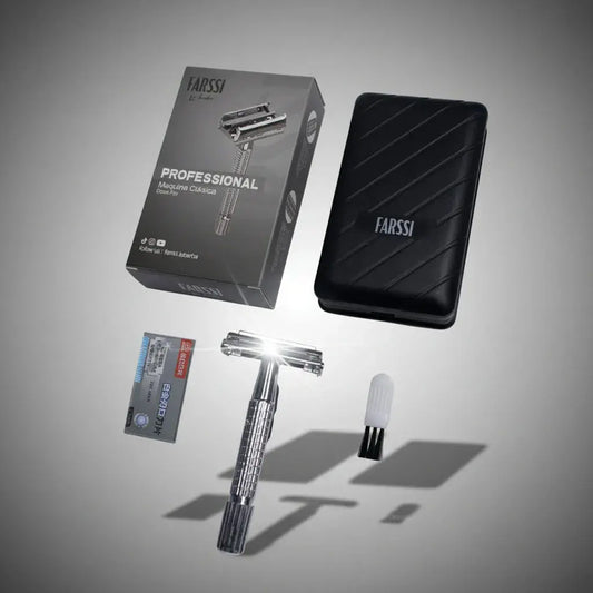 Máquina de afeitar clásica de doble filo, toda en metal plateado, con mango antideslizante. Afeitado al ras con cuchillas económicas y reemplazables. Incluye cuchilla, espejo y caja. Ideal para regalar.