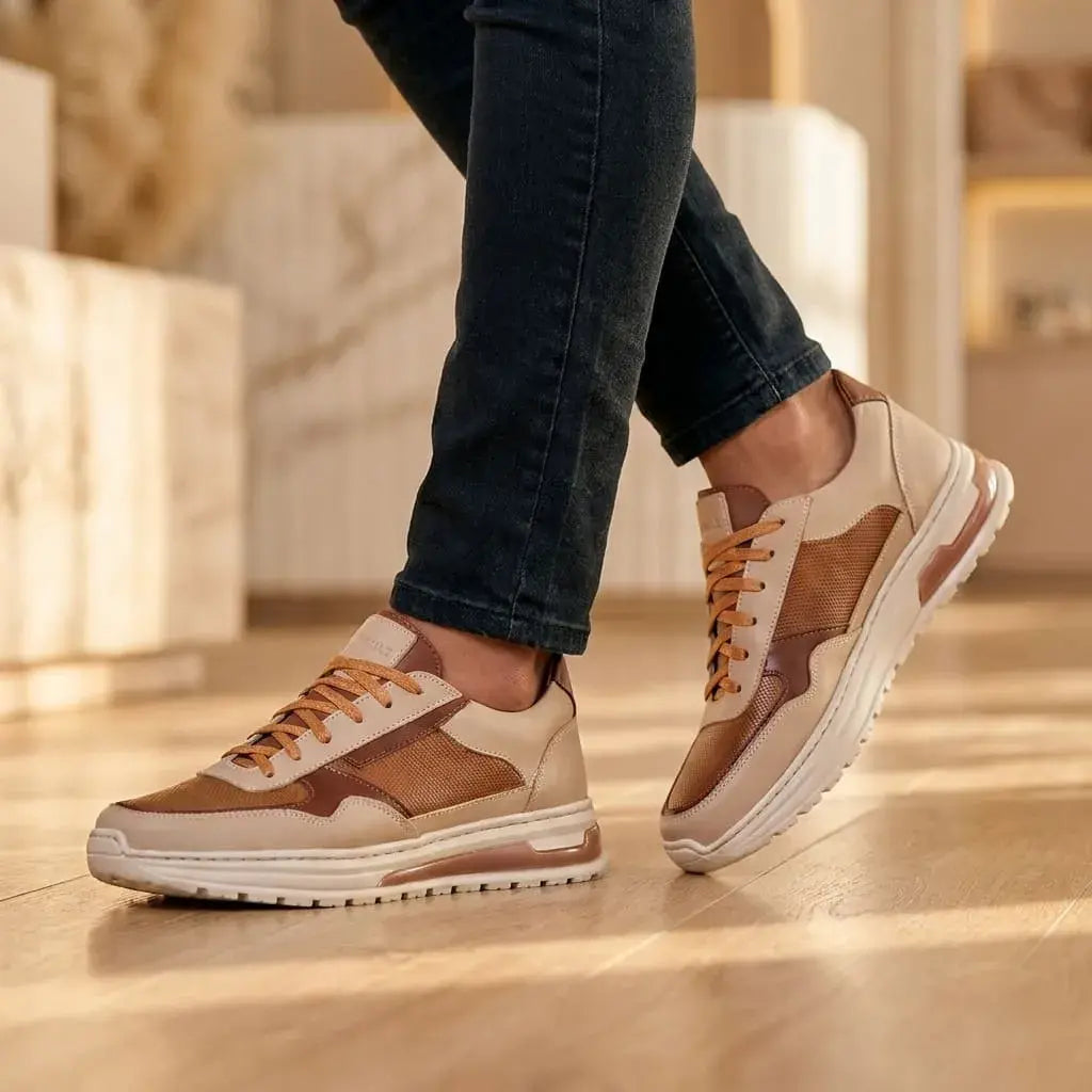 zapato sport para hombre en cuero encerado y grabado con plantilla confort, cordones encerados y suela expanso bicolor cosida. Elegante, cómodo y resistente.